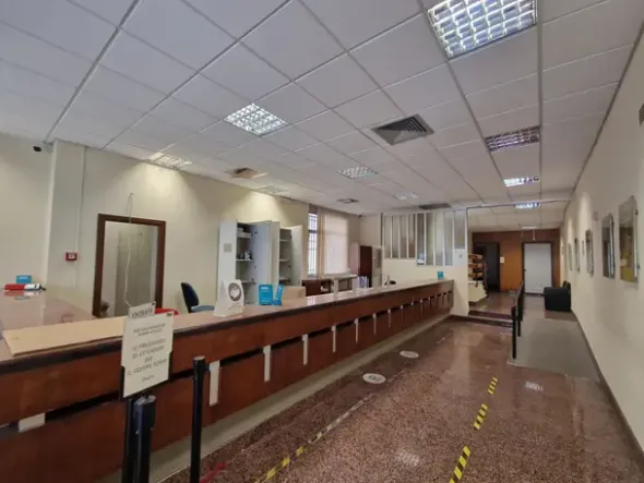 #2519011 Locali ex istituto di credito disposto su 3 piani