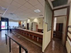 #2519011 Locali ex istituto di credito disposto su 3 piani