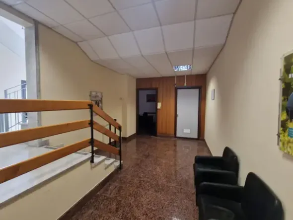 #2519011 Locali ex istituto di credito disposto su 3 piani