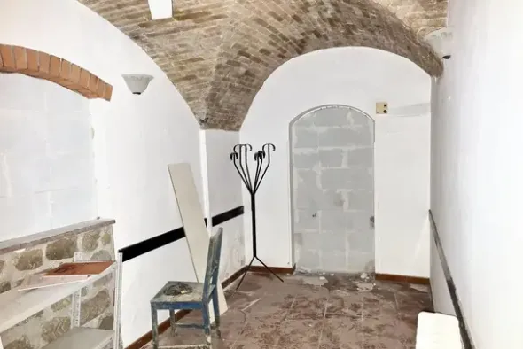 #23694 Locali ex-ristorante in centro storico
