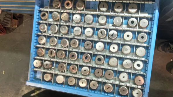 lotto punzoni e portapunzoni torretta alta