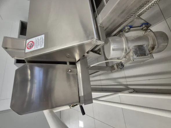 Macchina affettatrice per piccole imprese alimentari