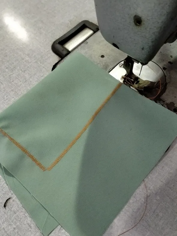 Macchina da cucire a zig zag