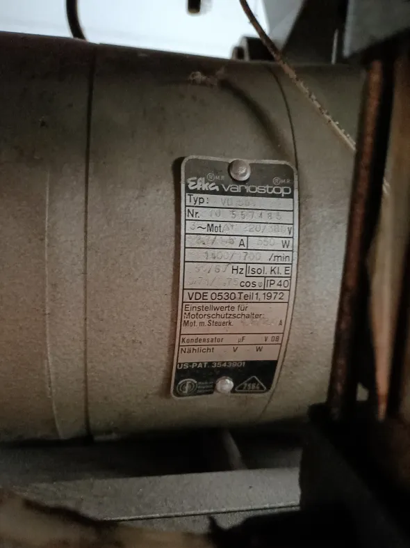 macchina da cucire marca Adler durkopp
