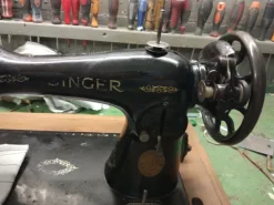 Macchina da maglieria Singer. Finezza 12.