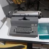 2#8247 Macchina da scrivere Olivetti