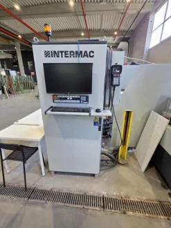 Macchina da taglio a getto d’acqua 3D INTERMAC