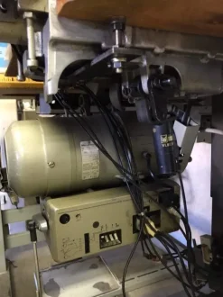 Macchina industriale Singer VIBEMAC 591-V-300A