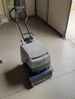 Macchina lava asciuga pavimenti