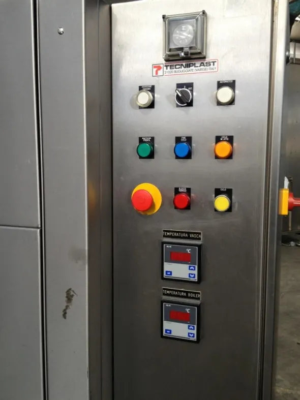 MACCHINA LAVA ATTREZZI E BOTTIGLIE – TECNIPLAST