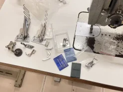 Macchina per cucire lineare rasafilo automatica