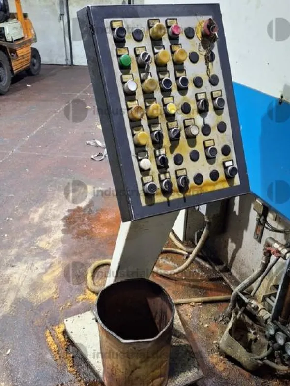2#9818 Macchina per pressofusione Agrati