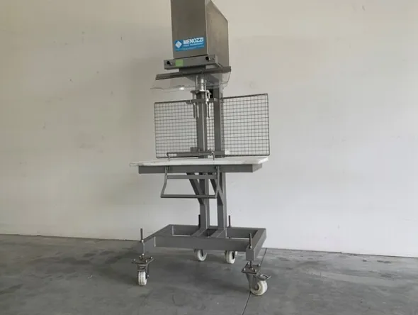 7#7751 Macchina pressastampi Menozzi