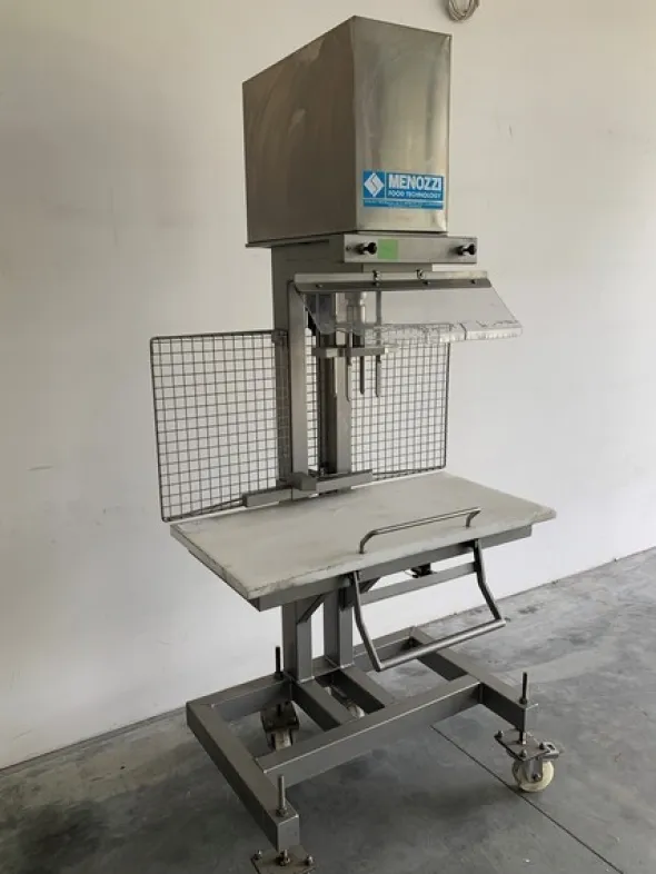 7#7751 Macchina pressastampi Menozzi