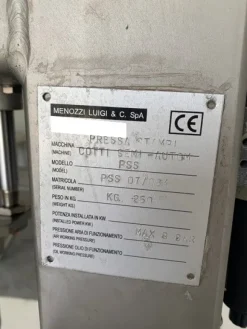 7#7751 Macchina pressastampi Menozzi