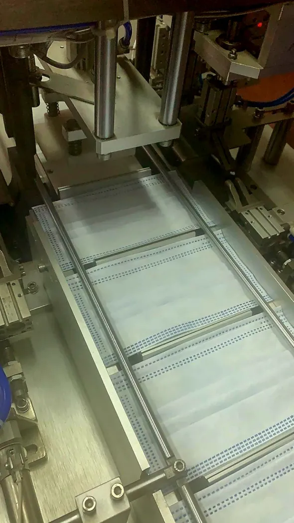 Macchina produzione automatica mascherine