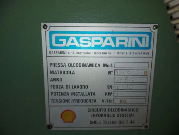1#8607 Macchinari da carpenteria e arredi per uffici e autocarri
