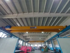 1#8607 Macchinari da carpenteria e arredi per uffici e autocarri