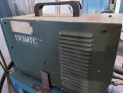 1#8607 Macchinari da carpenteria e arredi per uffici e autocarri