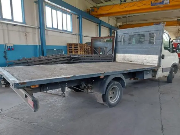 1#8607 Macchinari da carpenteria e arredi per uffici e autocarri