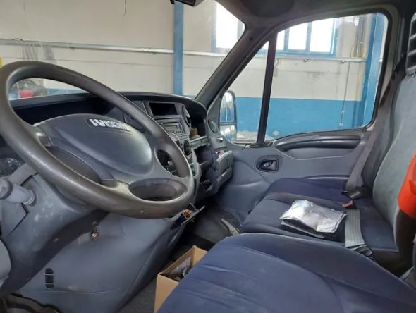 1#8607 Macchinari da carpenteria e arredi per uffici e autocarri