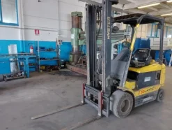 1#8607 Macchinari da carpenteria e arredi per uffici e autocarri