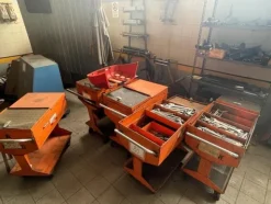 5#6473 Macchinari e attrezzature da officina meccanica per macchine agricole e arredi da ufficio