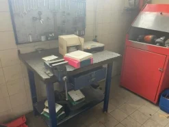 5#6473 Macchinari e attrezzature da officina meccanica per macchine agricole e arredi da ufficio
