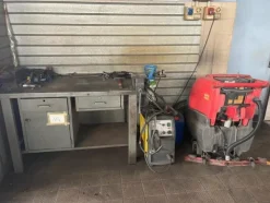 5#6473 Macchinari e attrezzature da officina meccanica per macchine agricole e arredi da ufficio