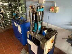 5#6473 Macchinari e attrezzature da officina meccanica per macchine agricole e arredi da ufficio