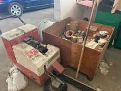 5#6473 Macchinari e attrezzature da officina meccanica per macchine agricole e arredi da ufficio