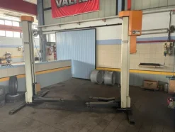 5#6473 Macchinari e attrezzature da officina meccanica per macchine agricole e arredi da ufficio