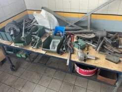 5#6473 Macchinari e attrezzature da officina meccanica per macchine agricole e arredi da ufficio