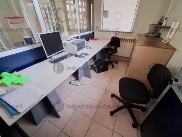 1#9818 Macchinari e attrezzature per lavorazioni metalliche e carrelli elevatori