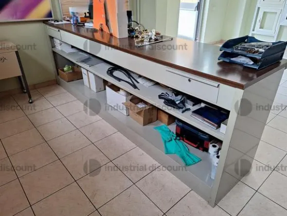 1#9818 Macchinari e attrezzature per lavorazioni metalliche e carrelli elevatori