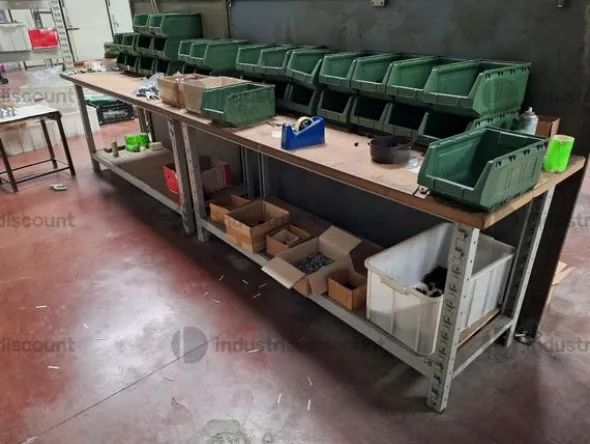 1#9818 Macchinari e attrezzature per lavorazioni metalliche e carrelli elevatori