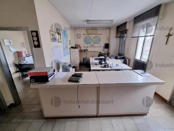 1#9818 Macchinari e attrezzature per lavorazioni metalliche e carrelli elevatori