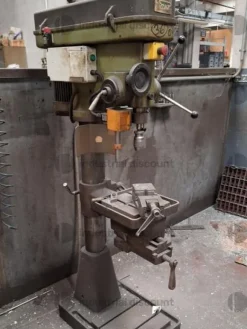 1#9818 Macchinari e attrezzature per lavorazioni metalliche e carrelli elevatori