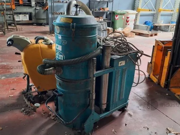 1#9818 Macchinari e attrezzature per lavorazioni metalliche e carrelli elevatori
