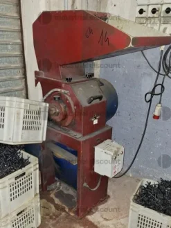 1#9818 Macchinari e attrezzature per lavorazioni metalliche e carrelli elevatori