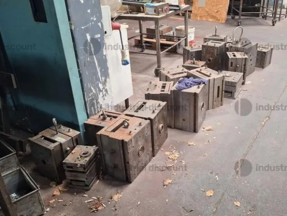 1#9818 Macchinari e attrezzature per lavorazioni metalliche e carrelli elevatori