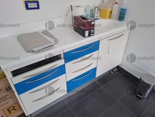 1#10115 Macchinari ed arredamento per studio odontoiatrico
