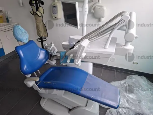 1#10115 Macchinari ed arredamento per studio odontoiatrico