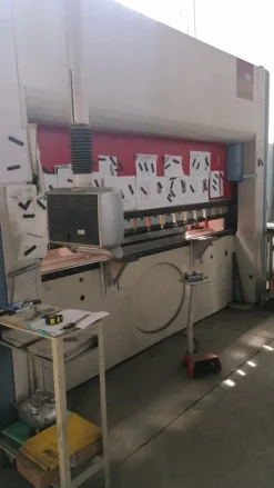 MACCHINARI INDUSTRIALI