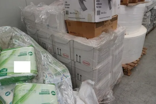 7#7251 Macchinario per produzione assorbenti e magazzino materie prime