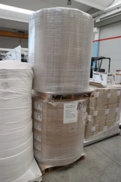 7#7251 Macchinario per produzione assorbenti e magazzino materie prime