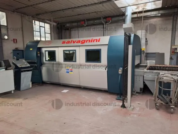1#9876 Macchinari per lavorazioni metalliche e carrelli elevatori