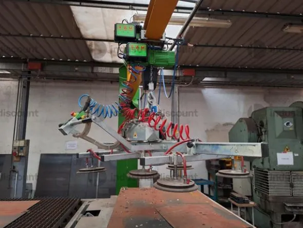 1#9876 Macchinari per lavorazioni metalliche e carrelli elevatori