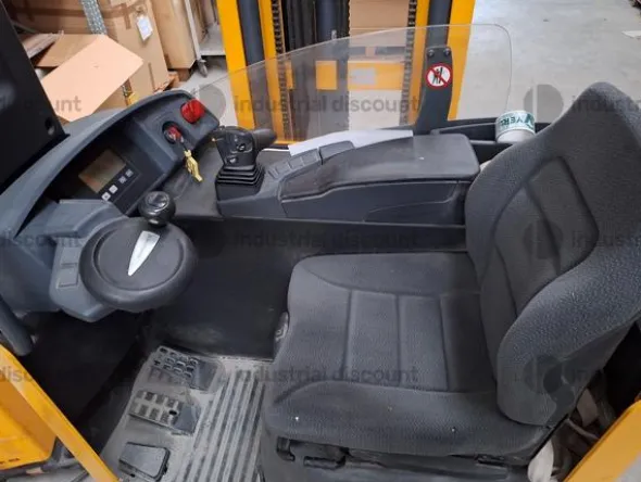1#9876 Macchinari per lavorazioni metalliche e carrelli elevatori