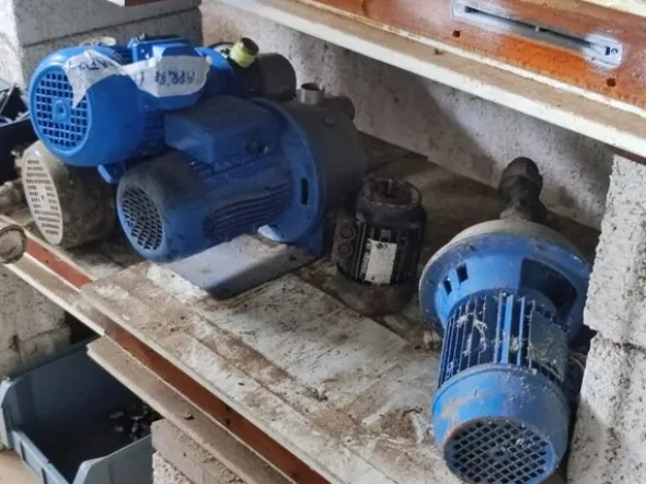 1#7648 Macchinari produzione di prodotti caseari e autocarri